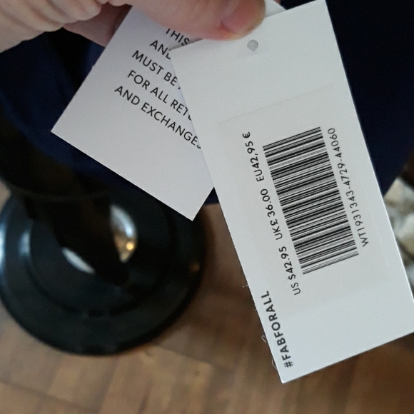 Top - Picture 2 of 4